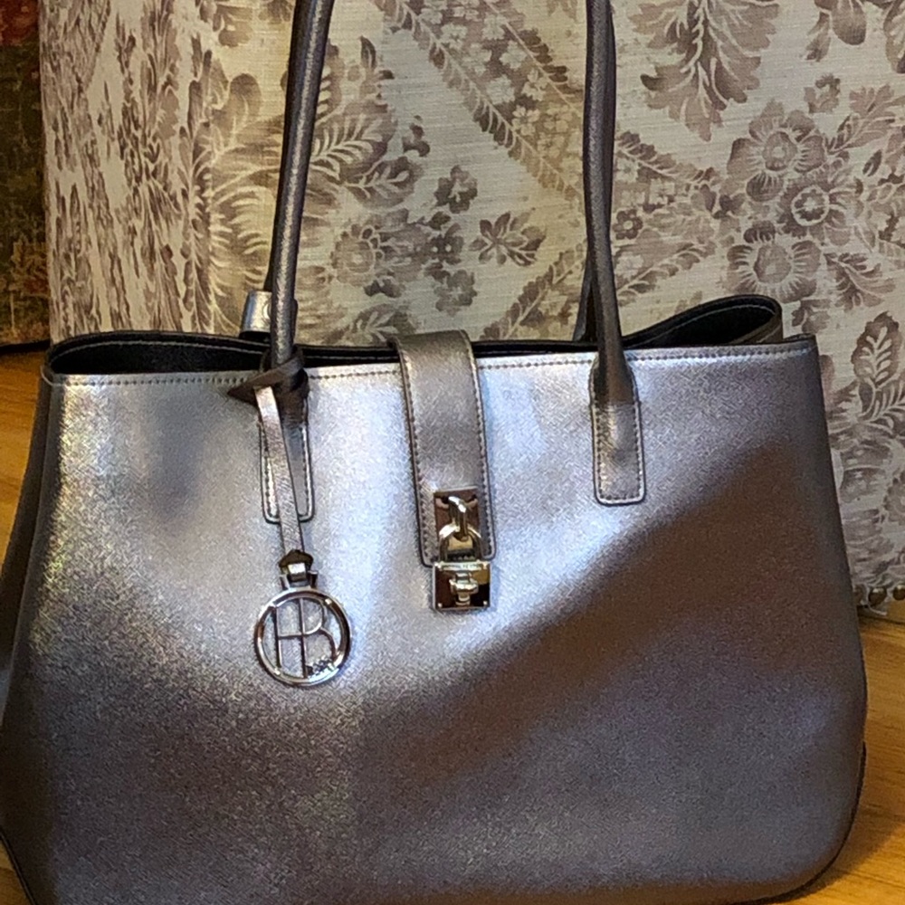 Henri Bendel Shoulder Bag.  Excellent Condition
